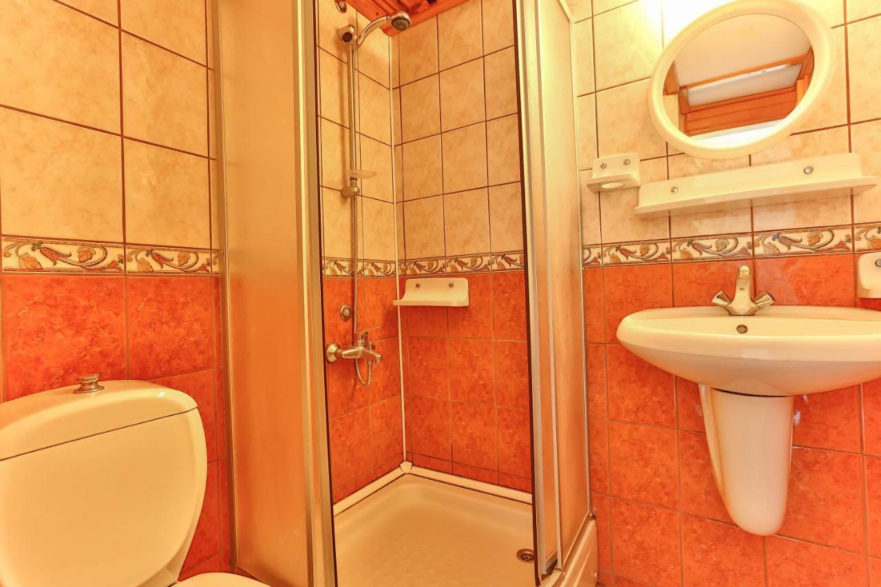 Hotel Villa Oenemli Сиде Экстерьер фото